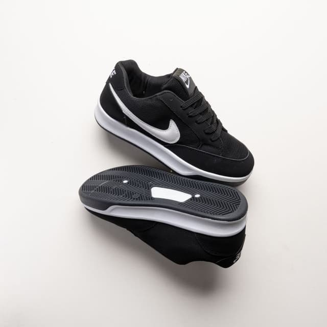 Nike Adversary N3