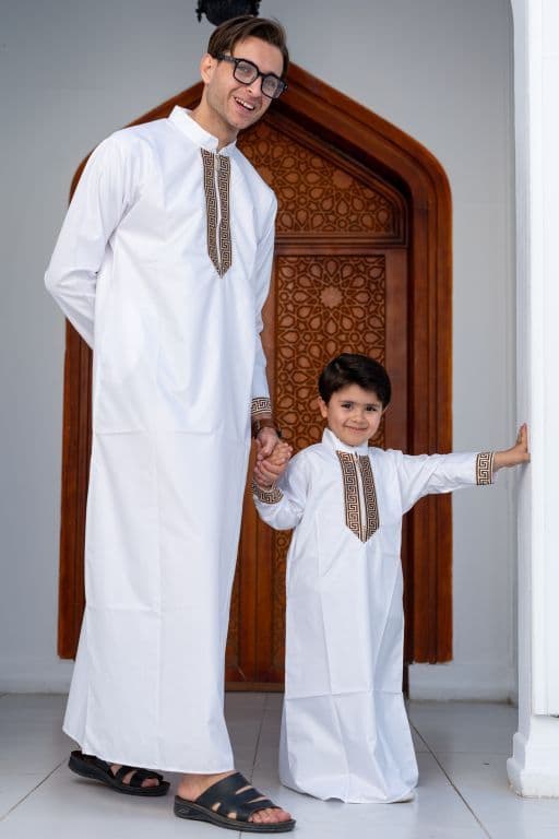 Children's abaya with a collar