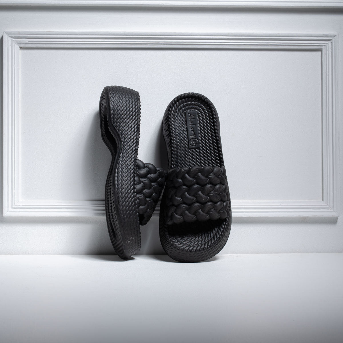 JoJo's Slipper
