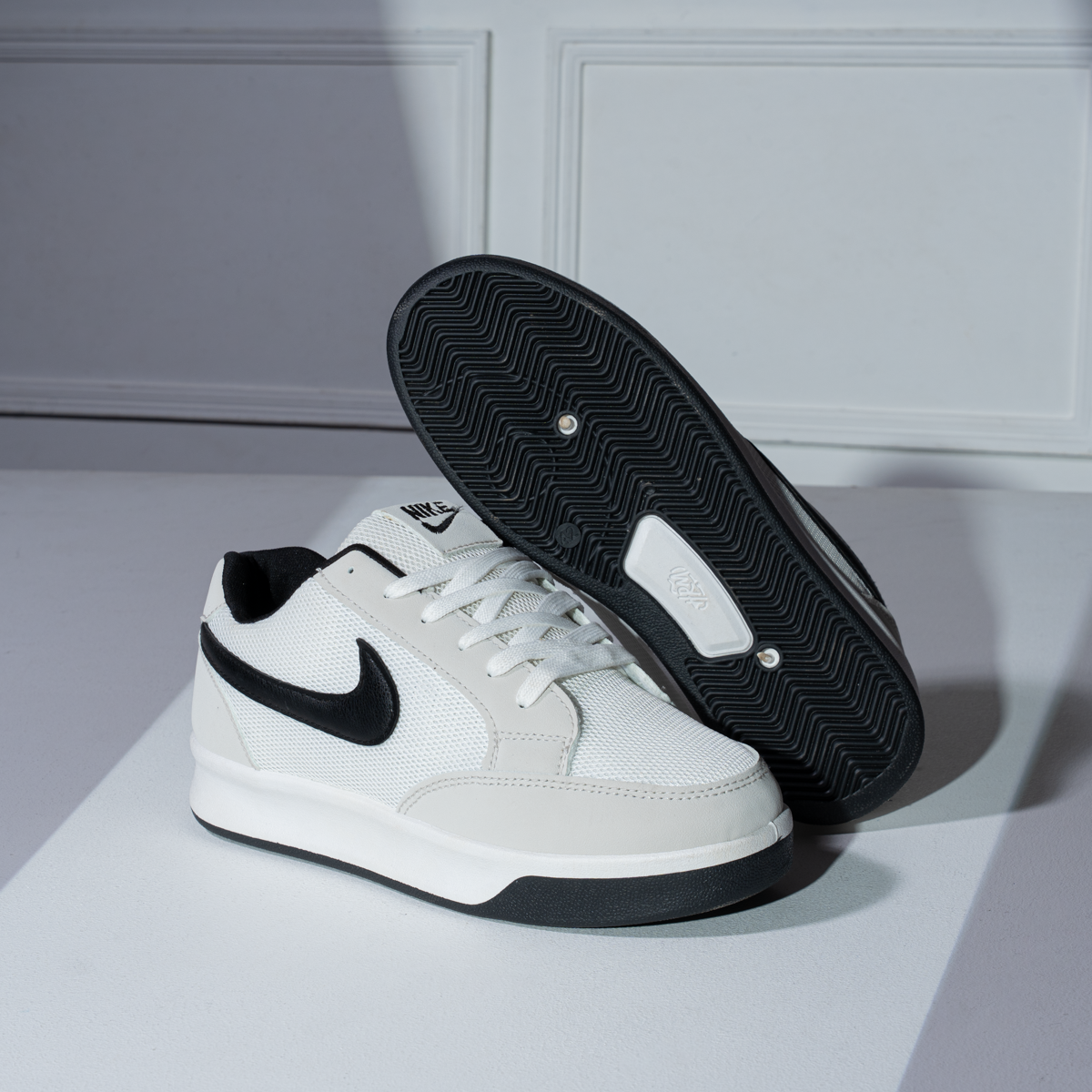 Nike Adversary