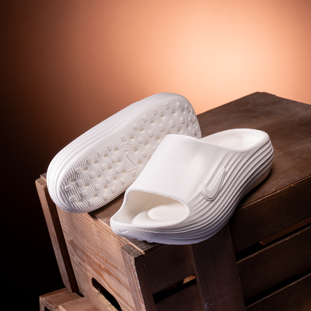 Eva Nike Slipper