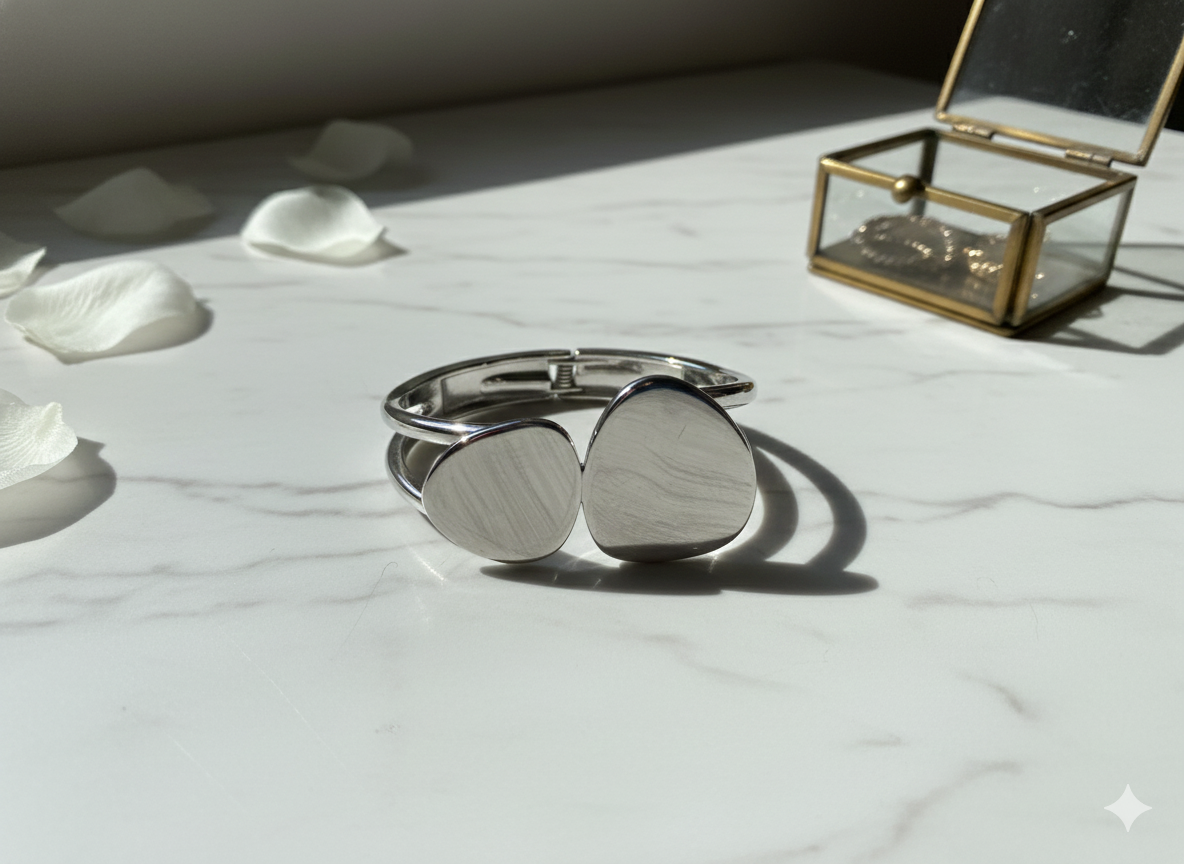 Women's bracelet fingerprint