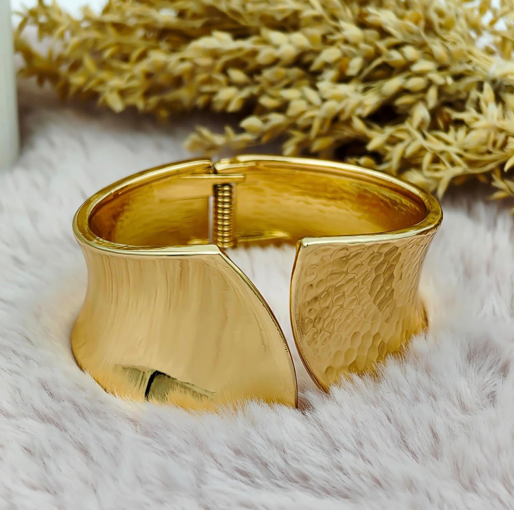 Minimal bracelet