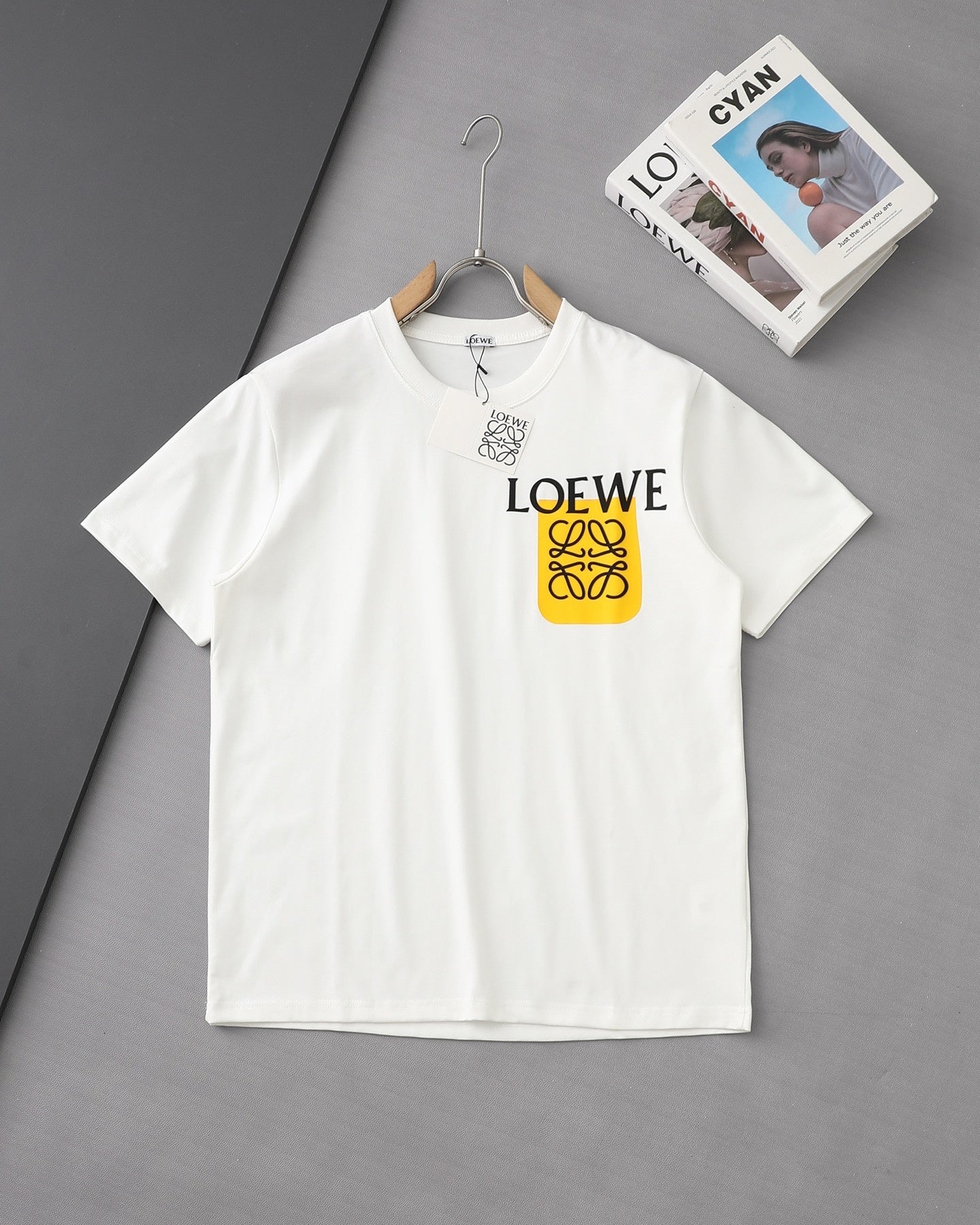 t-shirt leowe