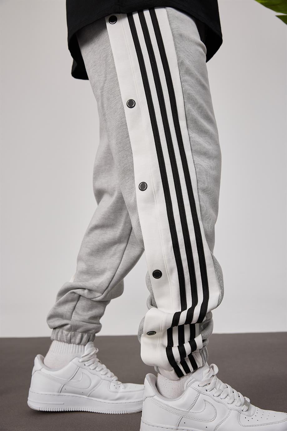 Adidas pants R9